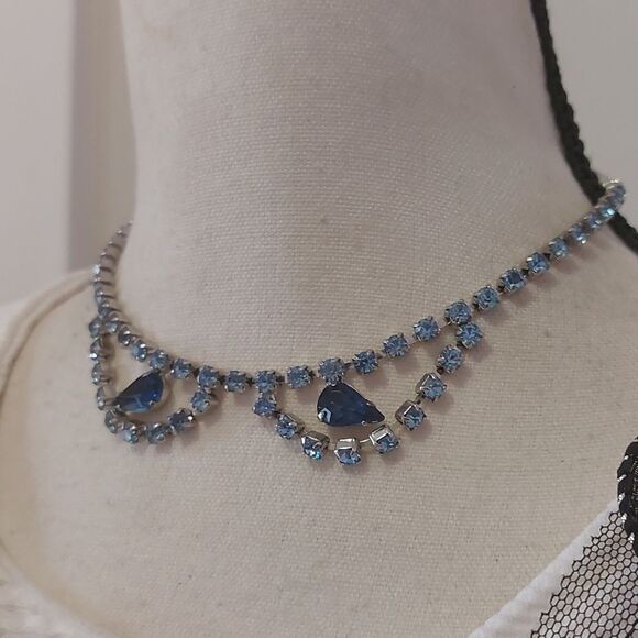 Stunning Vintage Blue Rhinestones Collar Necklace Hook Clasp Bridal Gala Prom - Picture 4 of 7